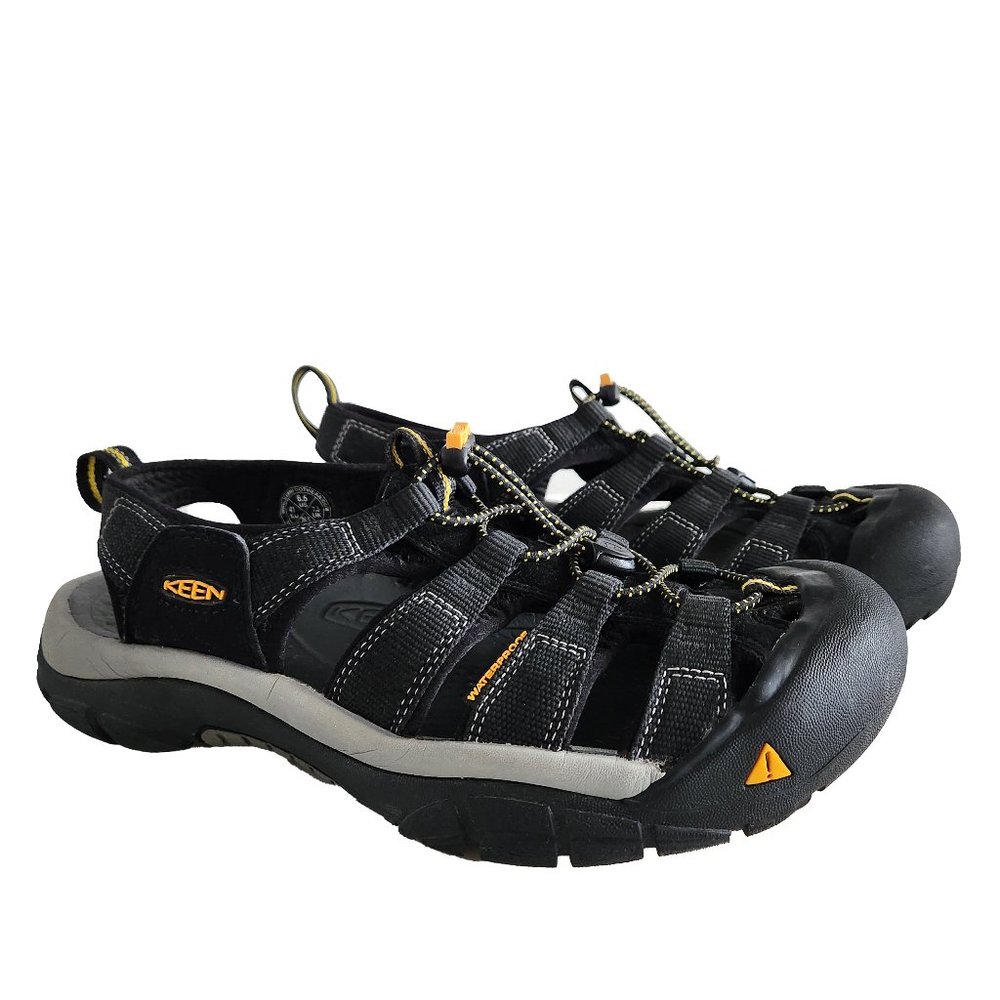 KEEN Newport H2 for men size 8.5 black like new